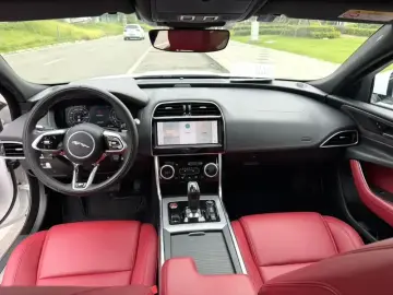 2022 Jaguar XE с пробегом 68 000 км