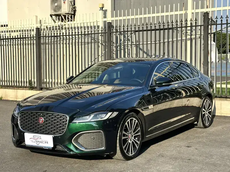 2022 Jaguar XF с пробегом 17 000 км