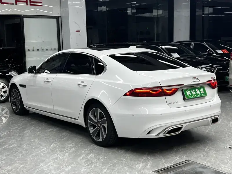 2021 Jaguar XF с пробегом 25 000 км
