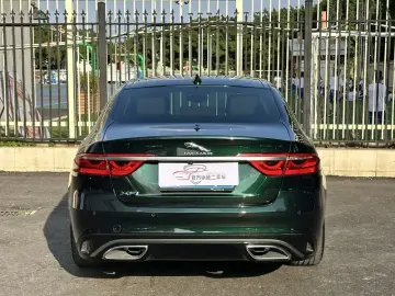 2022 Jaguar XF с пробегом 17 000 км