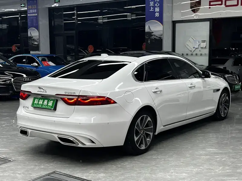 2021 Jaguar XF с пробегом 25 000 км