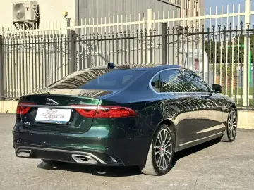 2022 Jaguar XF с пробегом 17 000 км