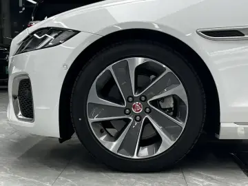 2021 Jaguar XF с пробегом 25 000 км