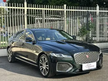 2022 Jaguar XF с пробегом 17 000 км