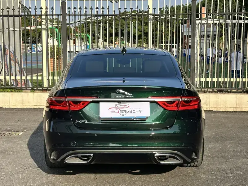2022 Jaguar XF с пробегом 17 000 км