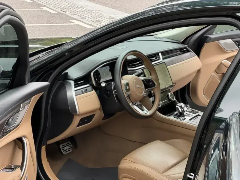 2023 Jaguar XF с пробегом 39 000 км