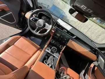 2023 Jaguar XF с пробегом 27 000 км