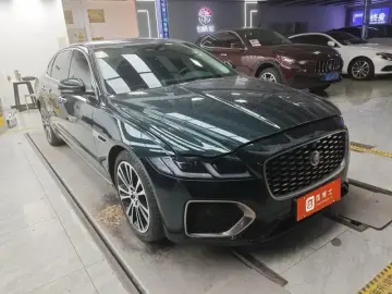 2022 Jaguar XF с пробегом 56 000 км