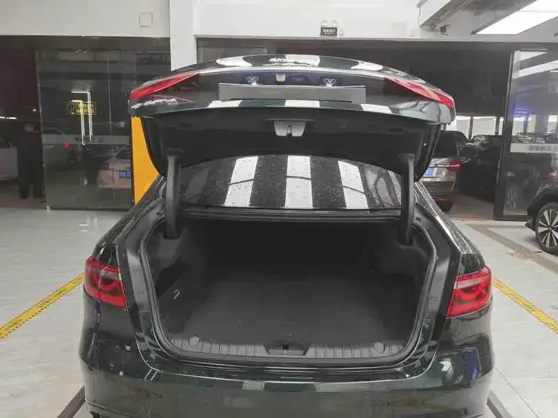 2022 Jaguar XF с пробегом 56 000 км