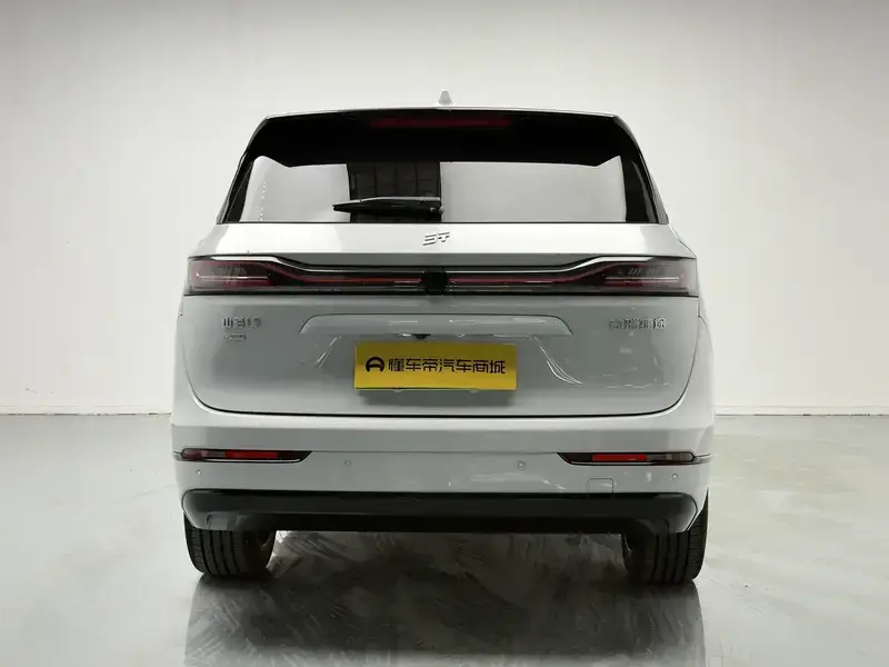 2025 JETOUR Shanhai L9 с пробегом 5 700 км