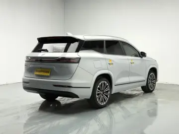 2025 JETOUR Shanhai L9 с пробегом 5 700 км