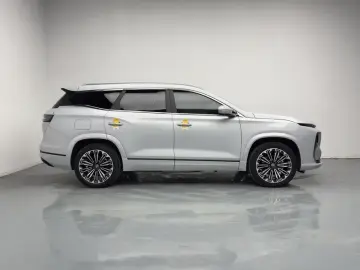 2025 JETOUR Shanhai L9 с пробегом 5 700 км