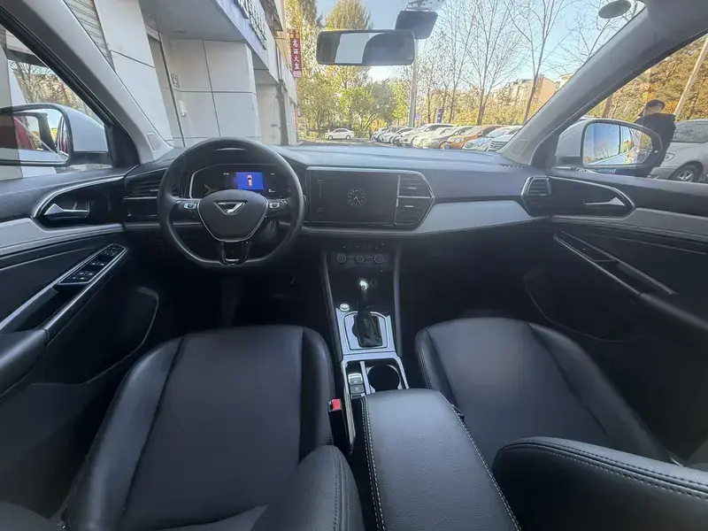 2022 Jetta VS7 с пробегом 49 000 км