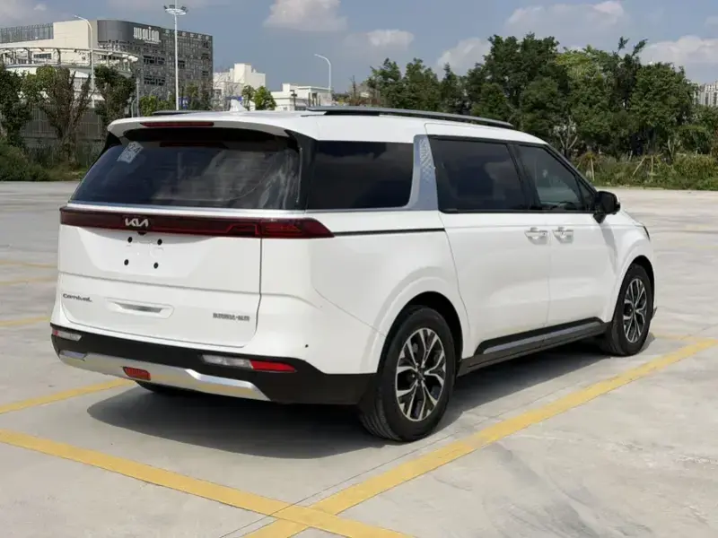 2021 Kia Carnival с пробегом 61 000 км