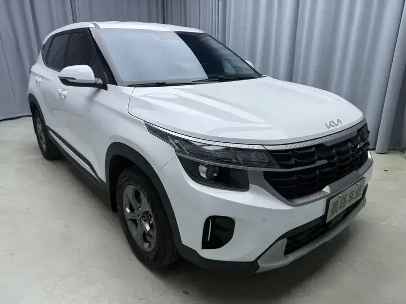 2023 Kia Seltos с пробегом 15 000 км