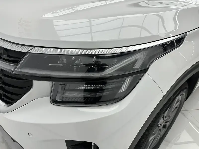2023 Kia Seltos с пробегом 18 000 км
