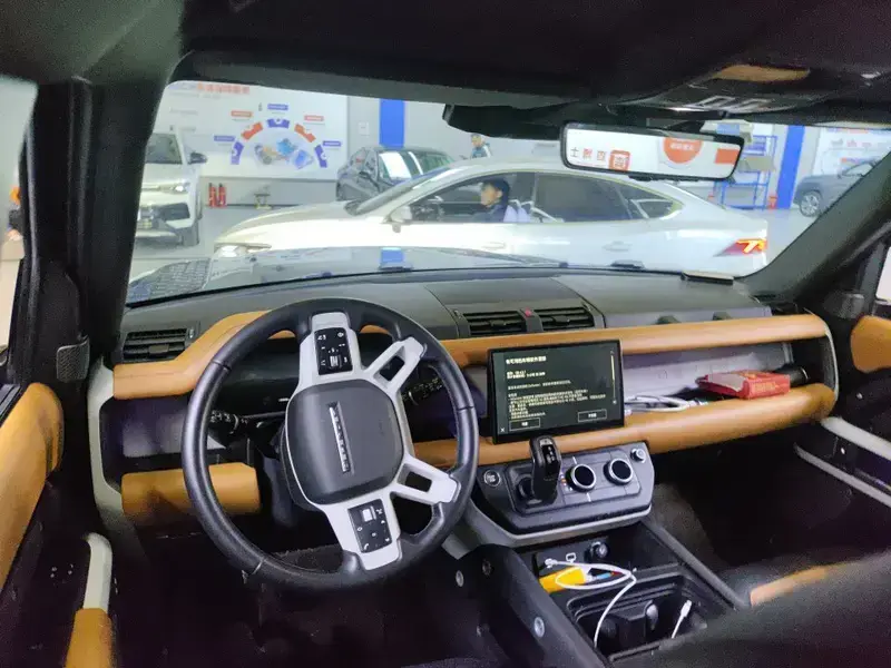2024 Land Rover Defender с пробегом 39 000 км