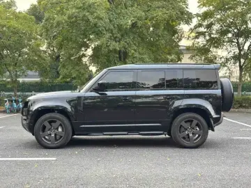 2025 Land Rover Defender с пробегом 13 000 км