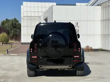2025 Land Rover Defender с пробегом 21 000 км
