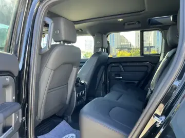 2025 Land Rover Defender с пробегом 21 000 км