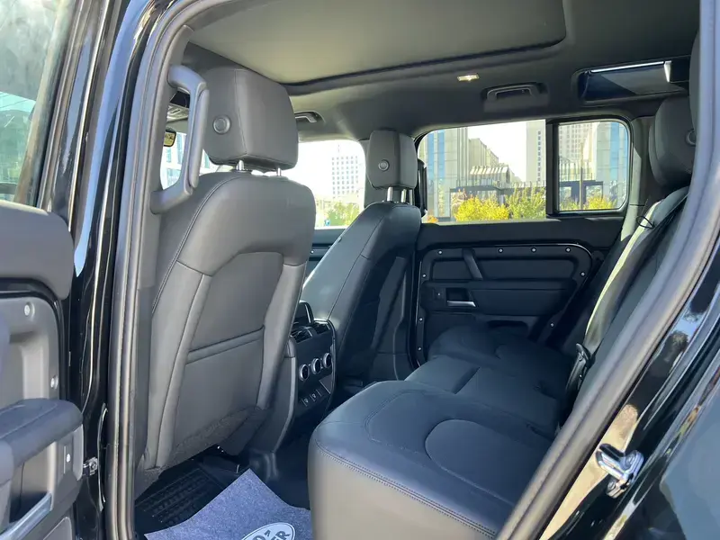 2025 Land Rover Defender с пробегом 21 000 км