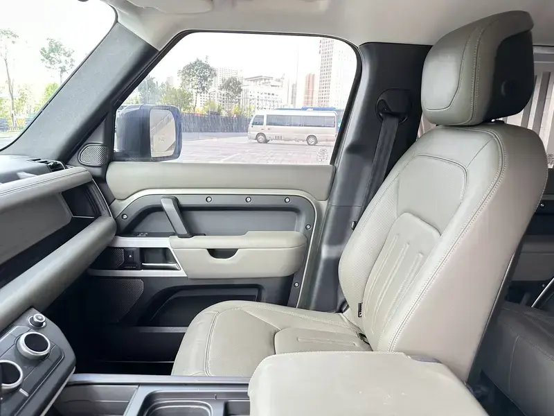 2020 Land Rover Defender с пробегом 53 000 км
