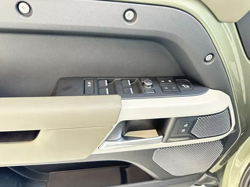 2020 Land Rover Defender с пробегом 53 000 км