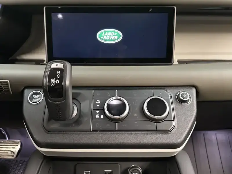 2020 Land Rover Defender с пробегом 53 000 км