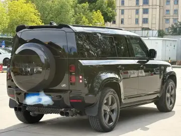 2025 Land Rover Defender с пробегом 42 000 км
