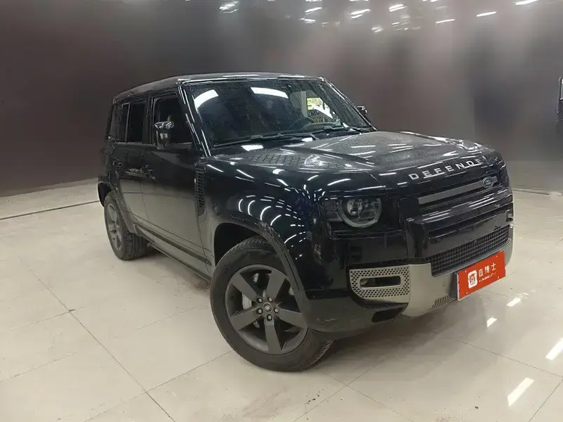 2025 Land Rover Defender с пробегом 17 000 км