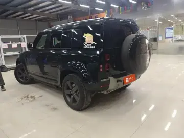 2025 Land Rover Defender с пробегом 17 000 км