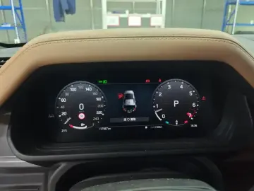 2025 Land Rover Defender с пробегом 17 000 км
