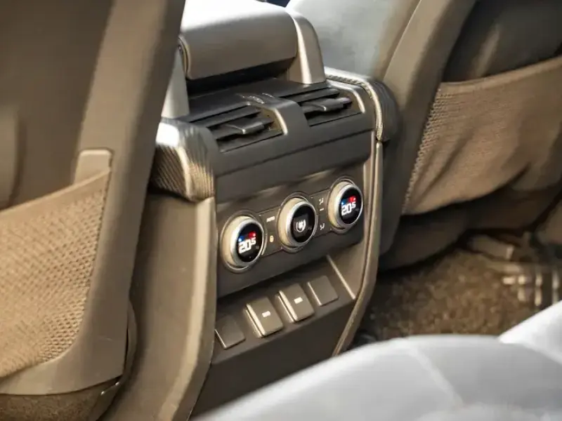 2023 Land Rover Defender с пробегом 43 000 км