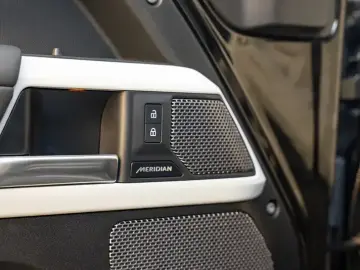 2023 Land Rover Defender с пробегом 43 000 км