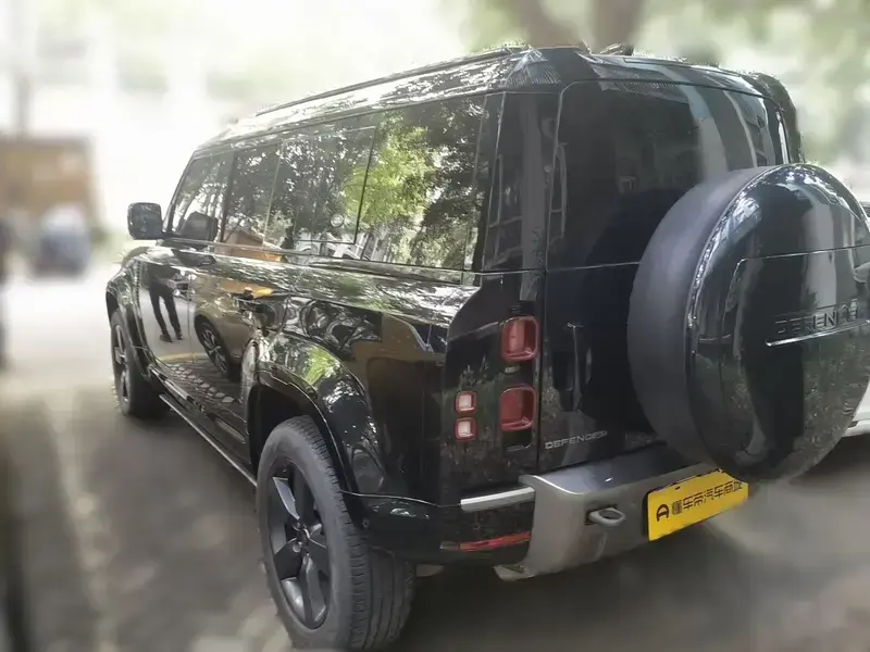2024 Land Rover Defender с пробегом 107 100 км