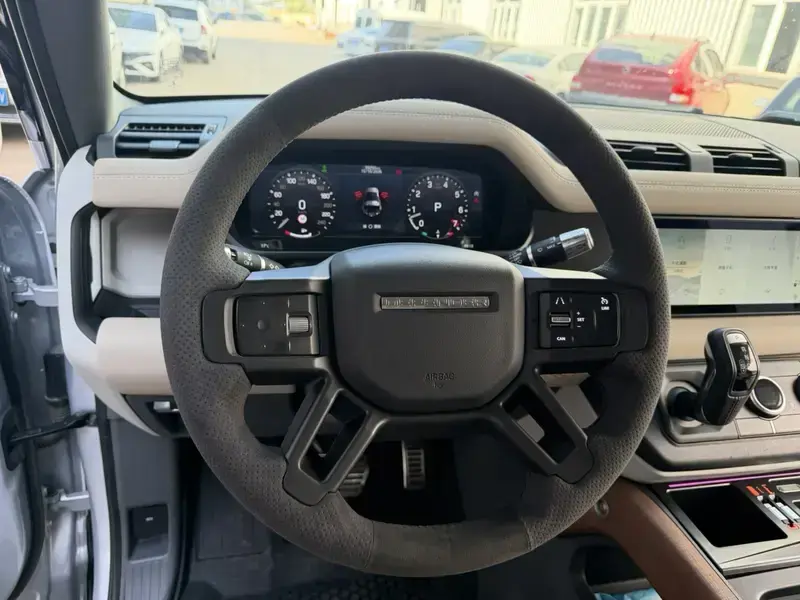 2021 Land Rover Defender с пробегом 39 000 км