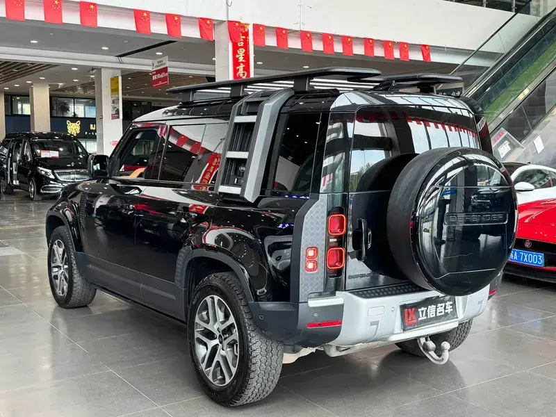2023 Land Rover Defender с пробегом 40 000 км
