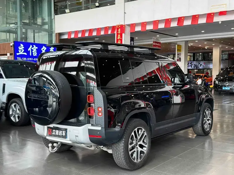 2023 Land Rover Defender с пробегом 40 000 км