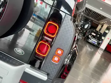 2023 Land Rover Defender с пробегом 40 000 км