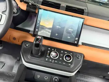 2023 Land Rover Defender с пробегом 40 000 км
