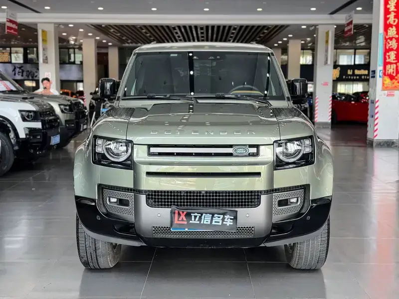 2024 Land Rover Defender с пробегом 16 000 км
