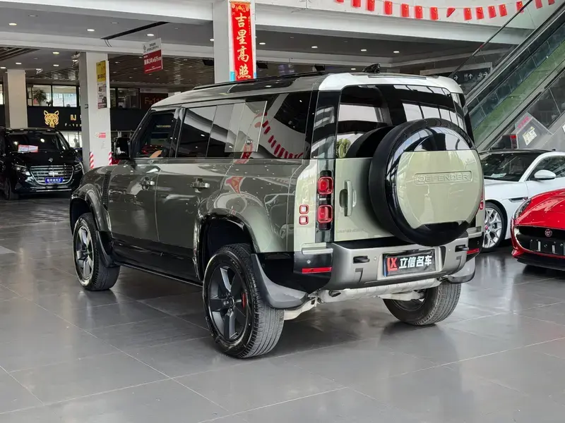 2024 Land Rover Defender с пробегом 16 000 км