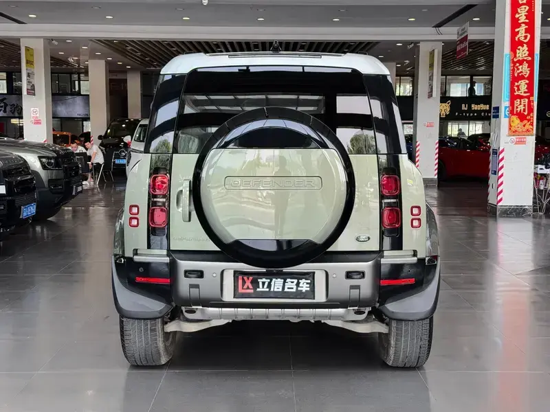 2024 Land Rover Defender с пробегом 16 000 км