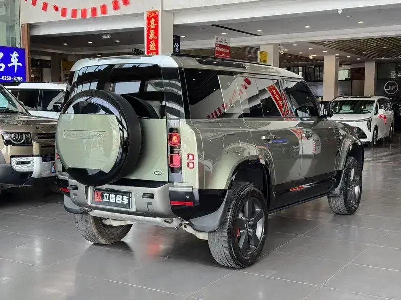 2024 Land Rover Defender с пробегом 16 000 км
