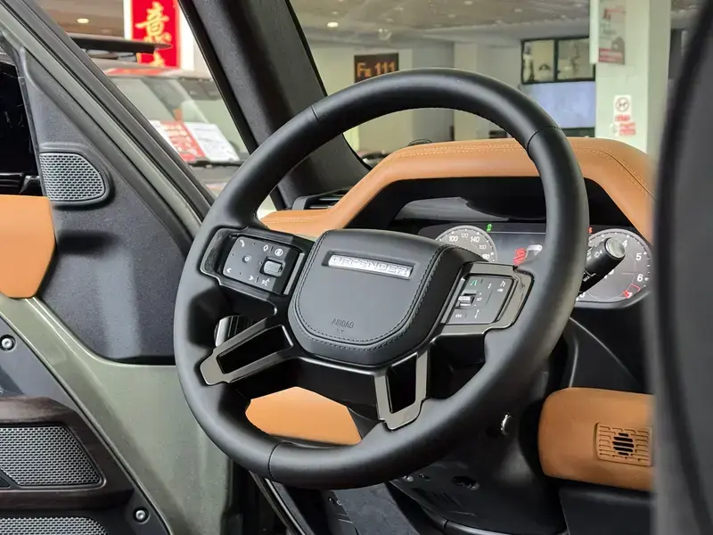2024 Land Rover Defender с пробегом 16 000 км