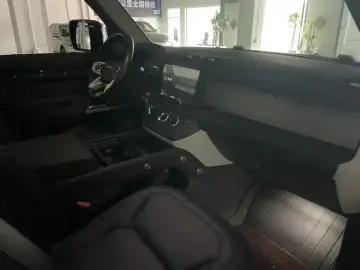2024 Land Rover Defender с пробегом 20 000 км
