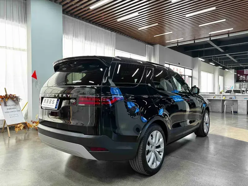 2024 Land Rover Discovery с пробегом 17 800 км