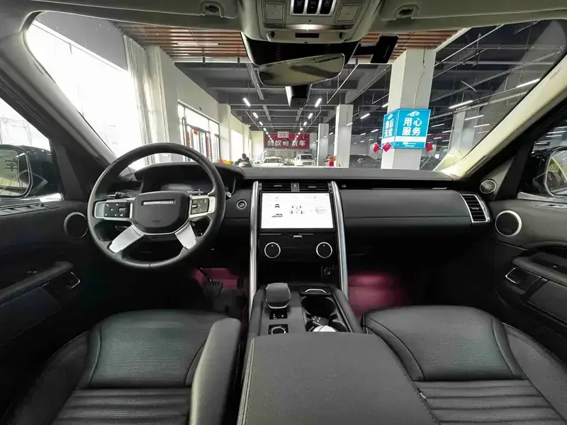 2024 Land Rover Discovery с пробегом 17 800 км