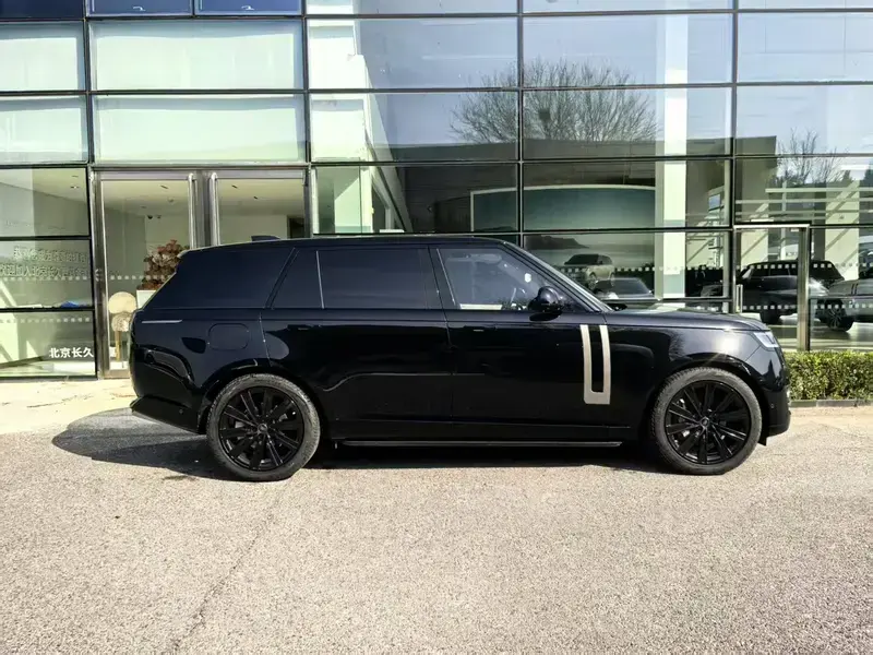 2026 Land Rover Range Rover с пробегом 28 600 км