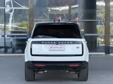 2025 Land Rover Range Rover с пробегом 17 000 км